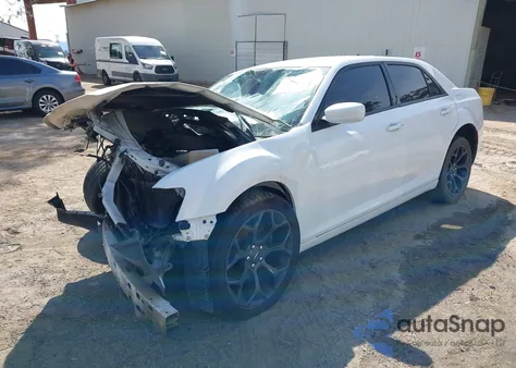 2019 Chrysler 300 300S из США, поврежденный, VIN 2C3CCABG8KH654400